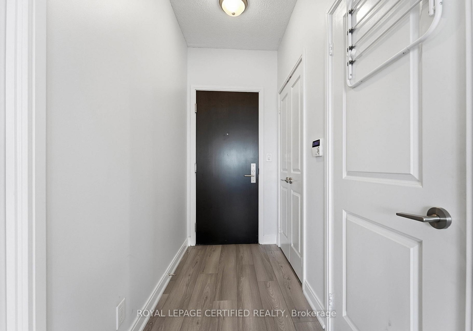 50-absolute-avenue-mississauga-ontario-w13514228