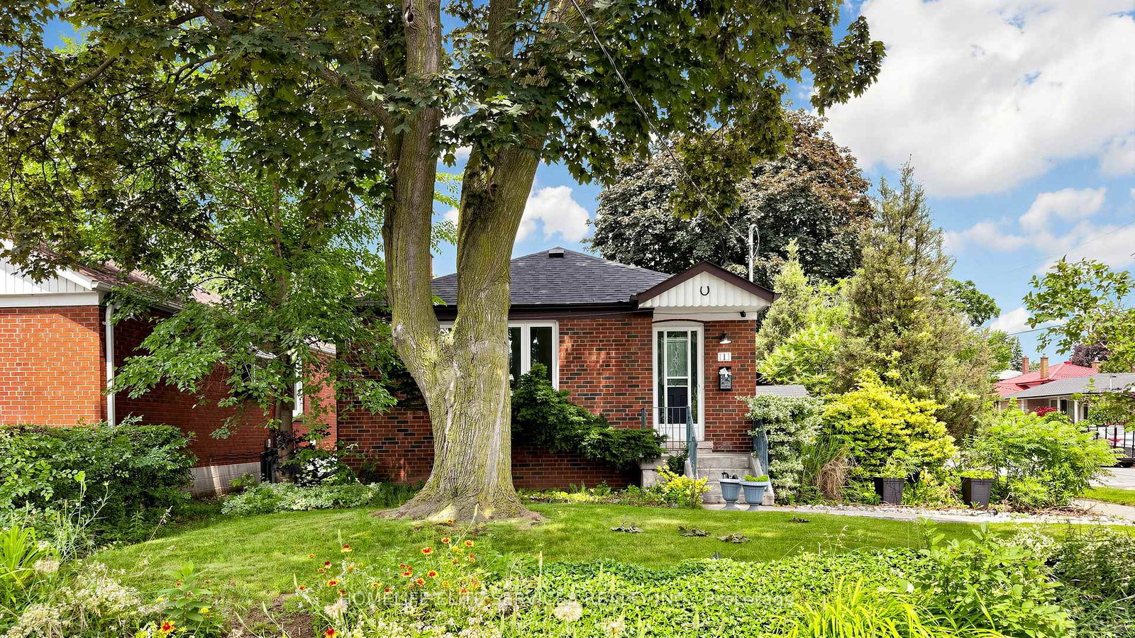 1-helsby-crescent-toronto-etobicoke-ontario-w13514888