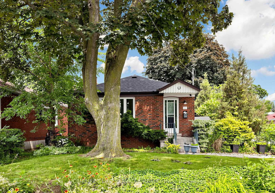 1-helsby-crescent-toronto-etobicoke-ontario-w13514888