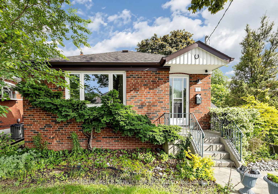 1-helsby-crescent-toronto-etobicoke-ontario-w13514888