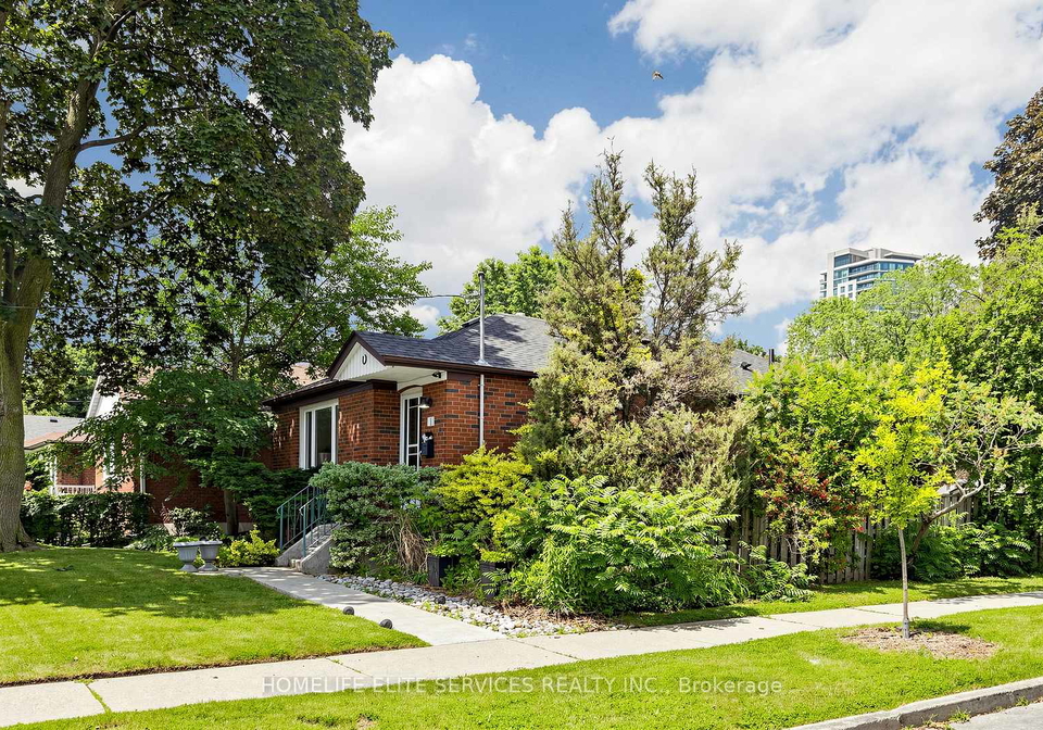 1-helsby-crescent-toronto-etobicoke-ontario-w13514888