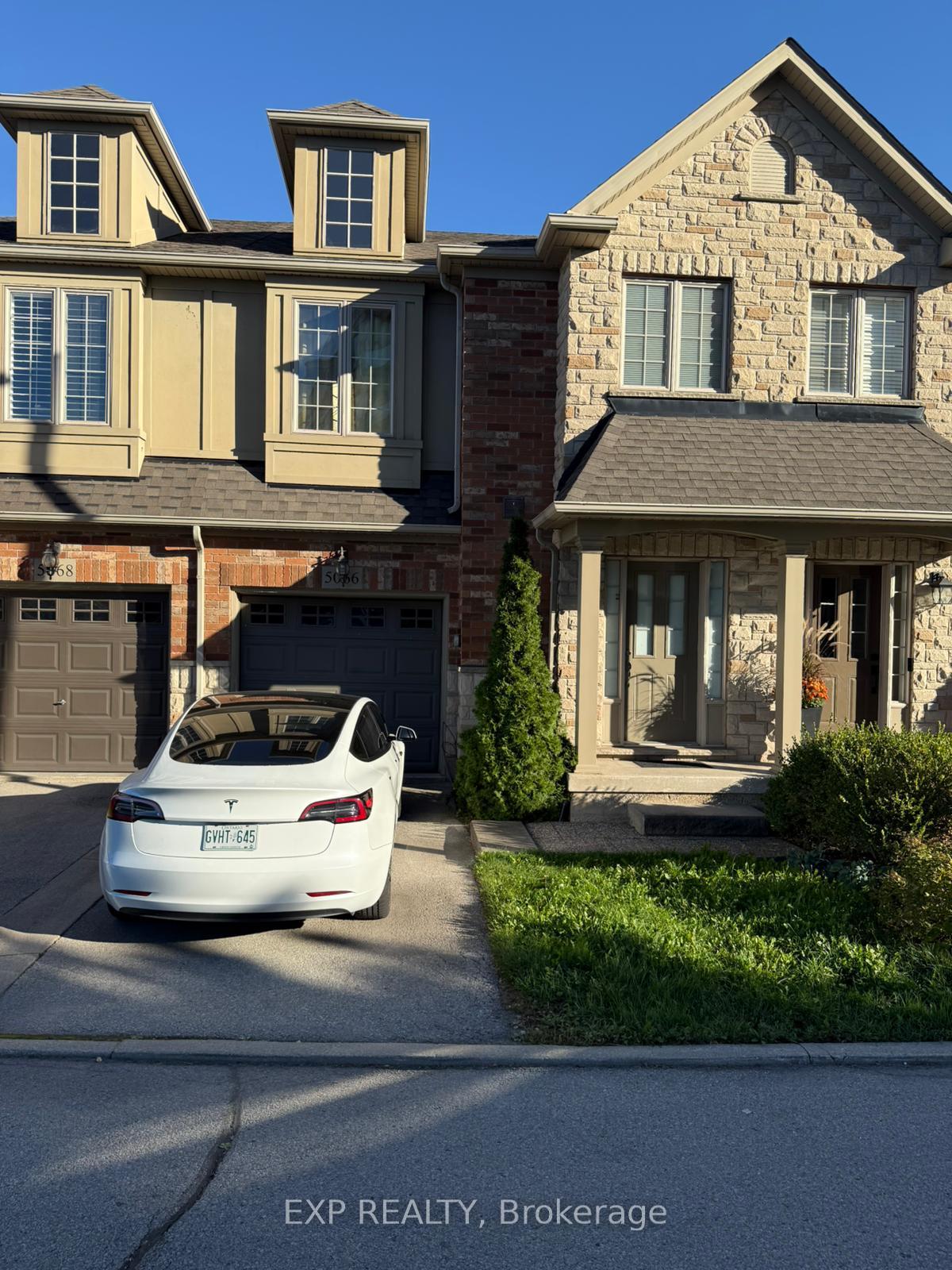 5066-mercer-common-burlington-ontario-w13514938