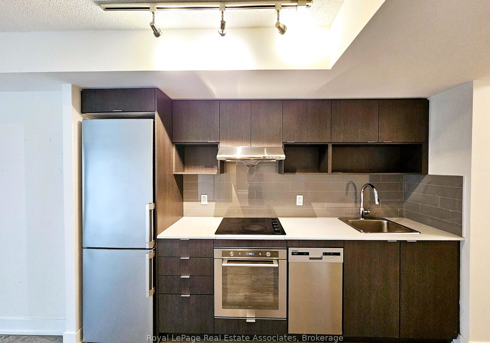 7-mabelle-avenue-toronto-etobicoke-ontario-w13515190