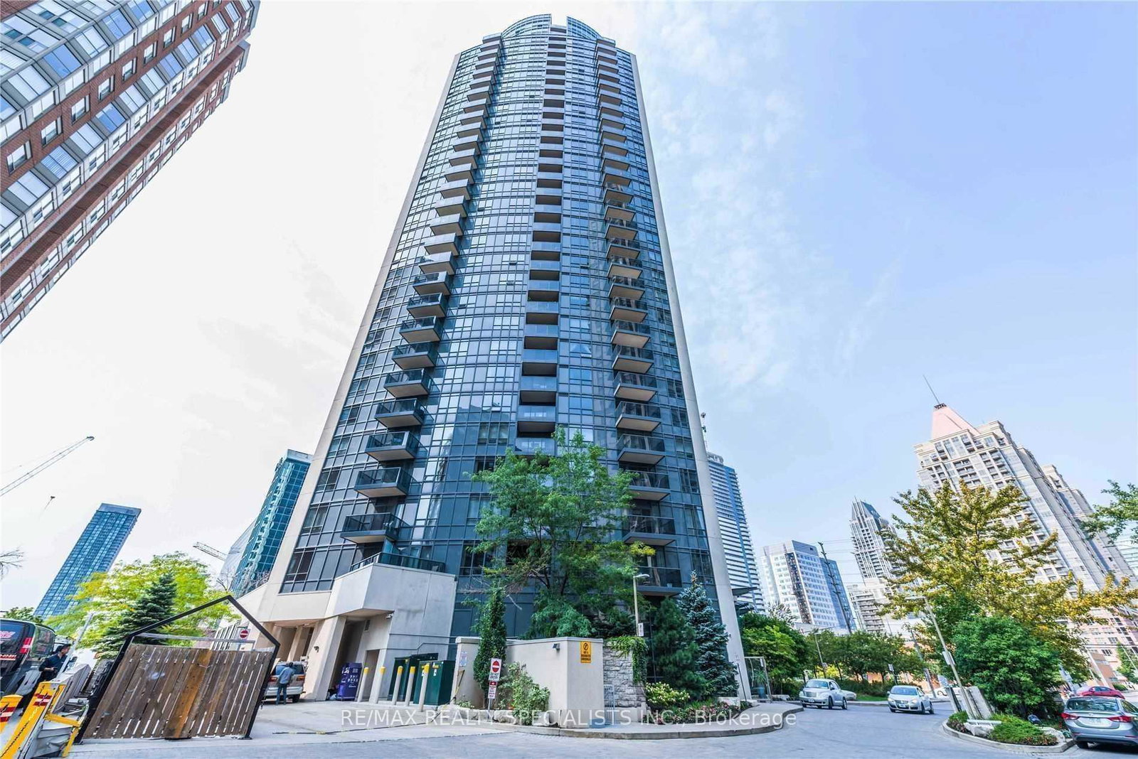 330-burnhamthorpe-road-w-mississauga-ontario-w13515342