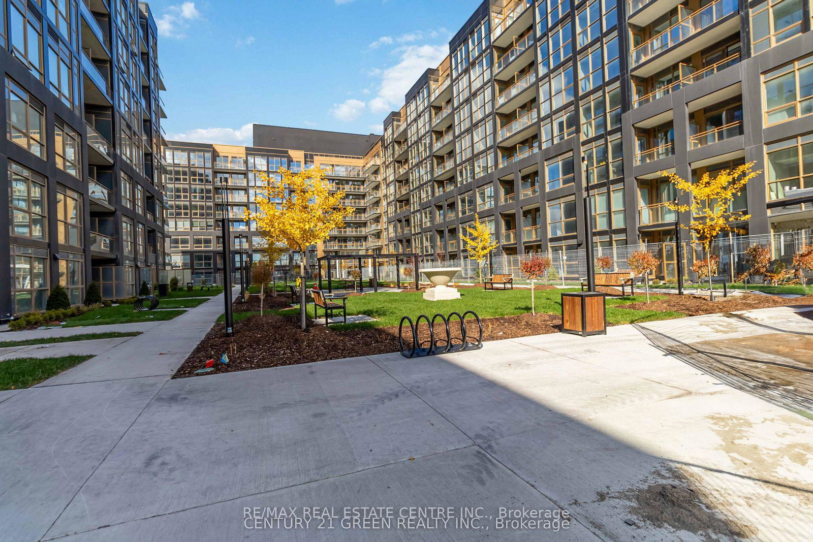 2343-khalsa-gate-oakville-ontario-w13515772