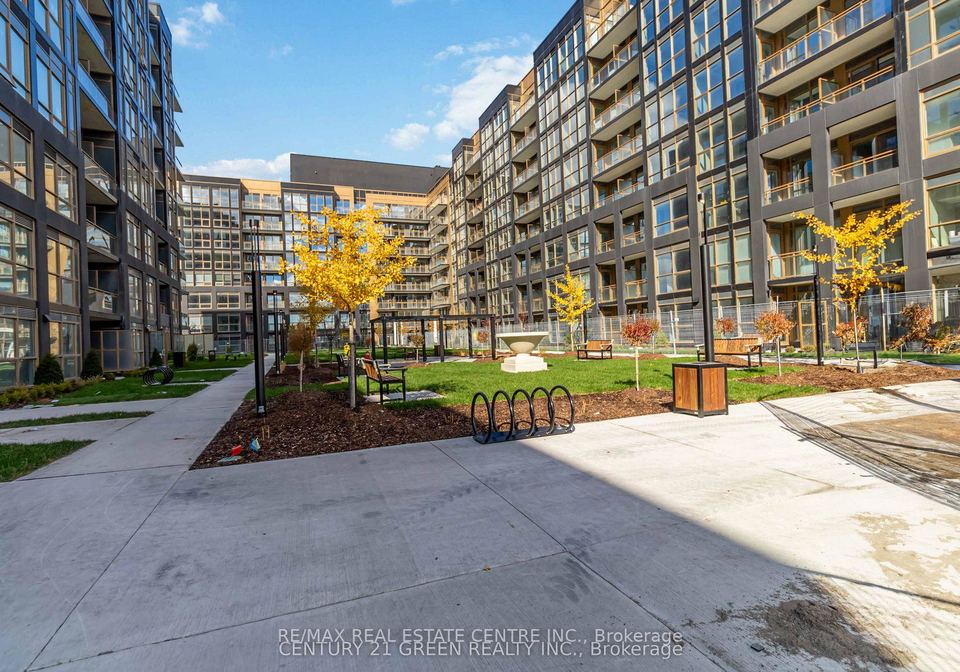 2343-khalsa-gate-oakville-ontario-w13515772