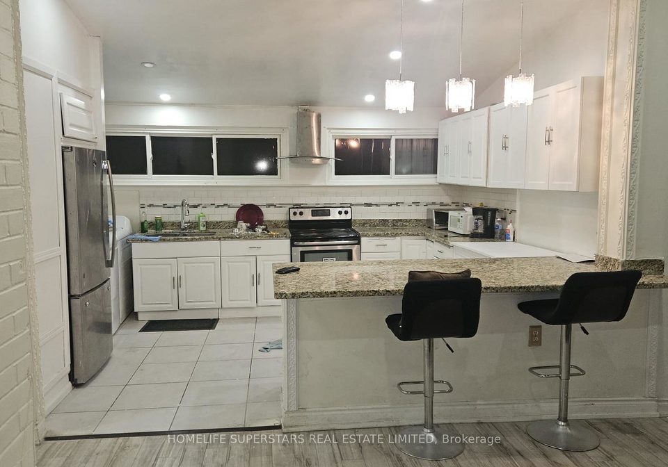 4-masseygrove-crescent-n-toronto-etobicoke-ontario-w13515954