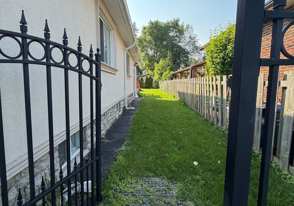 389-marf-avenue-mississauga-ontario-w13516118
