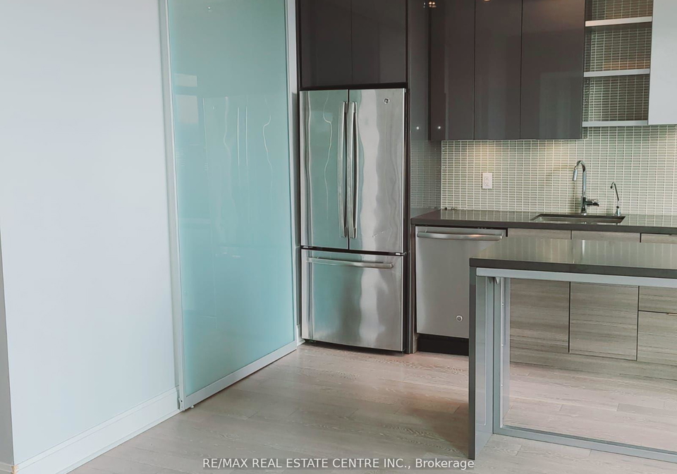 33-shore-breeze-drive-toronto-etobicoke-ontario-w13516300