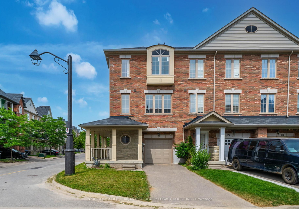 1-kayak-heights-brampton-ontario-w13516656