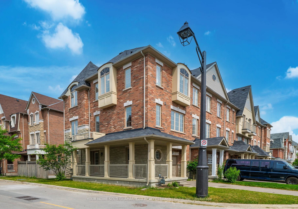 1-kayak-heights-brampton-ontario-w13516656