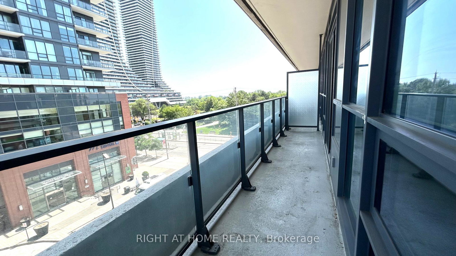 2212-lake-shore-boulevard-w-toronto-etobicoke-ontario-w13516700