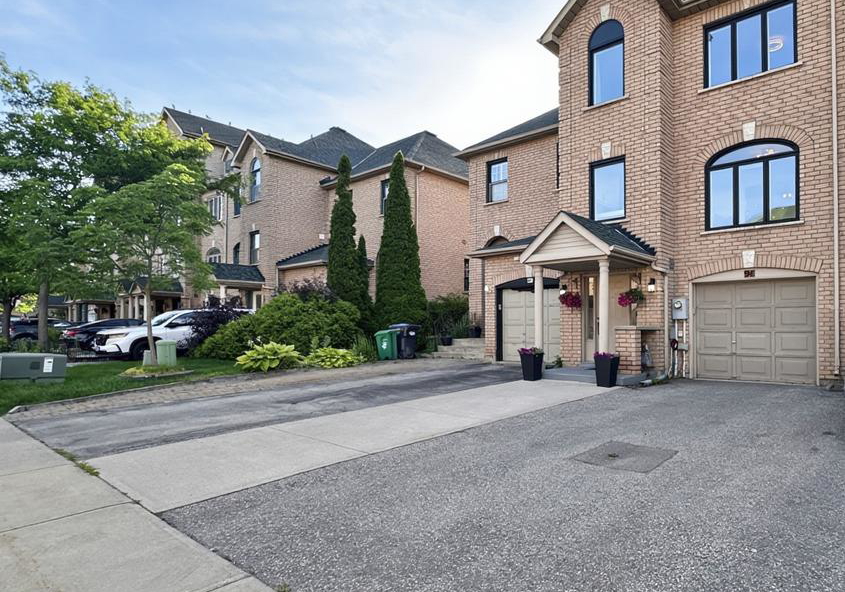 94-provincial-place-brampton-ontario-w13516768