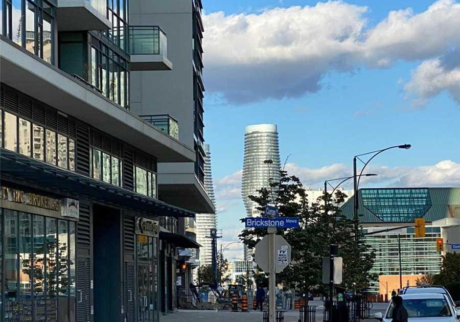 4055-parkside-village-drive-mississauga-ontario-w13516844