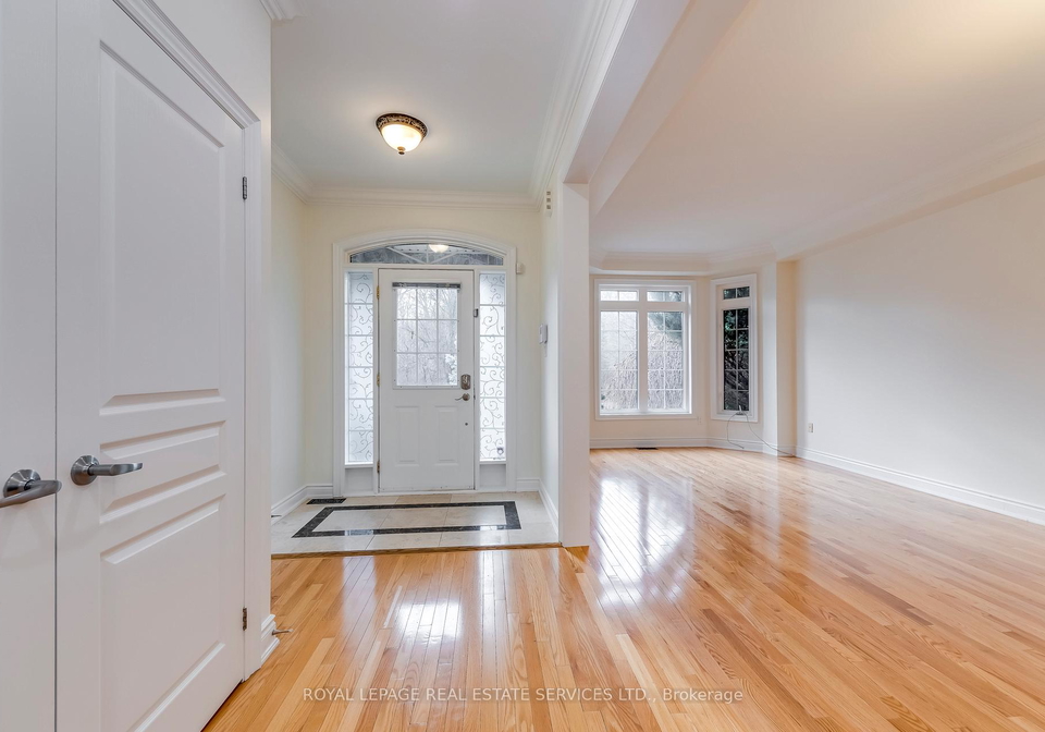 285-great-lakes-boulevard-oakville-ontario-w13516930