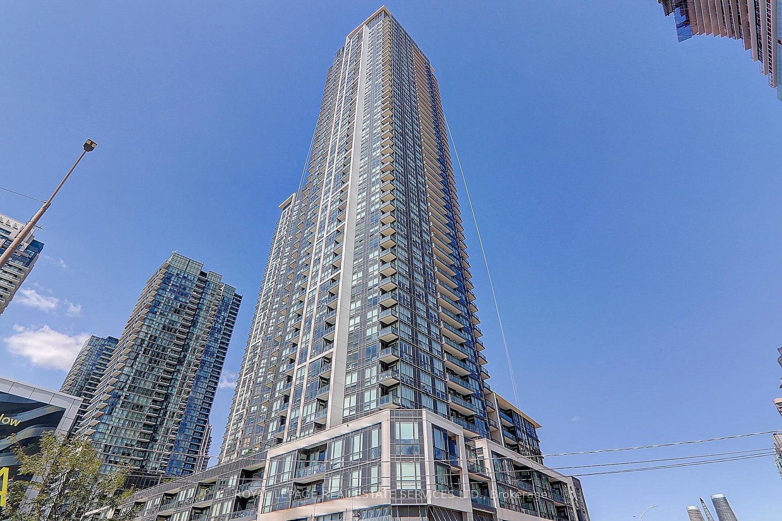 4011-brickstone-mews-mississauga-ontario-w13517280