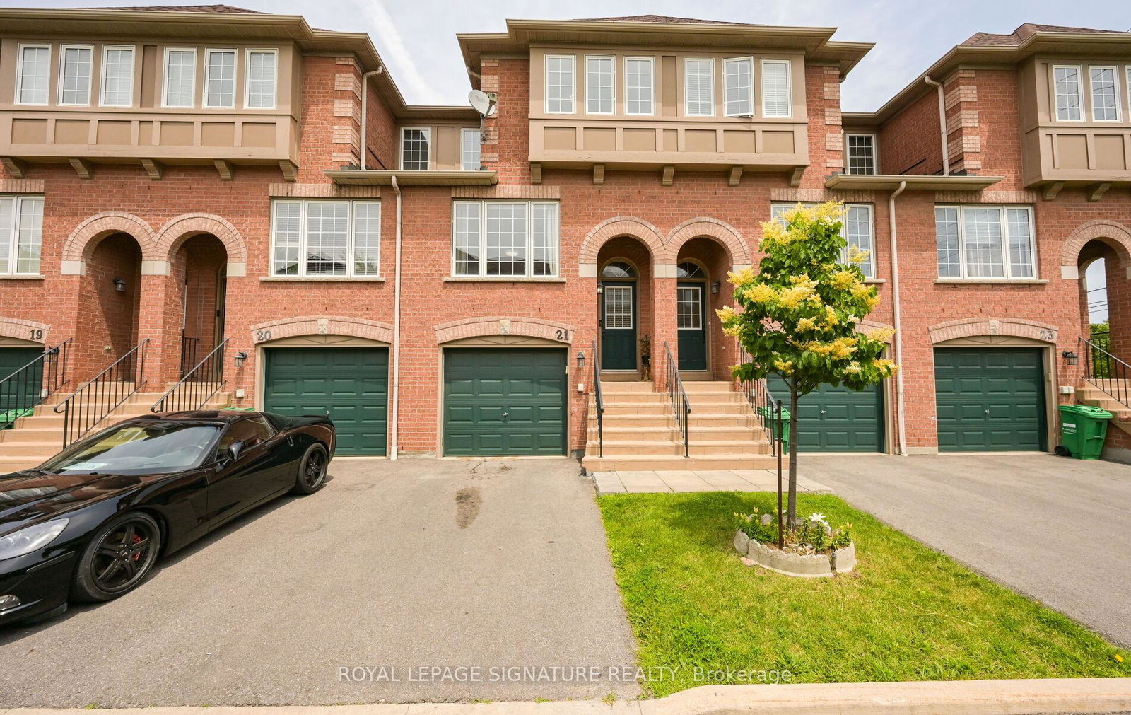 3020-cedarglen-gate-mississauga-ontario-w13517668