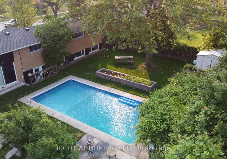 423-scarsdale-crescent-oakville-ontario-w13517694