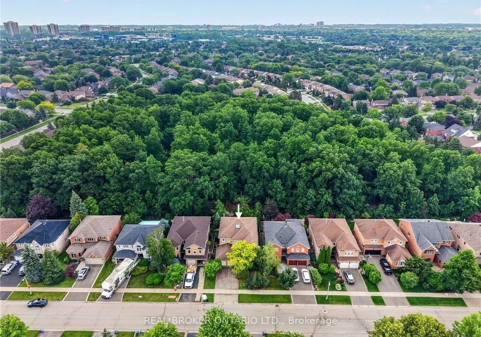 2152-grand-ravine-drive-oakville-ontario-w13517888