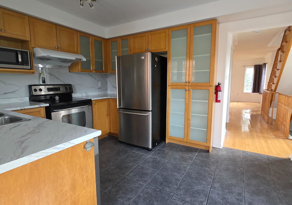 98-birdstone-crescent-toronto-toronto-ontario-w13518062