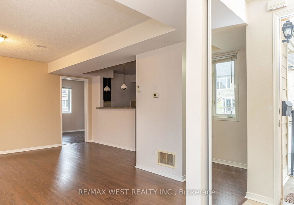 4975-southampton-drive-mississauga-ontario-w13518230