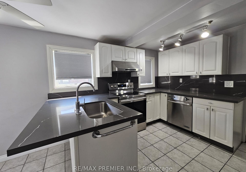 31-compton-crescent-toronto-york-ontario-w13518384