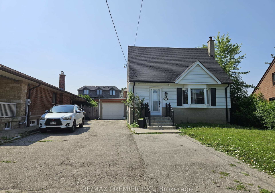 31-compton-crescent-toronto-york-ontario-w13518386
