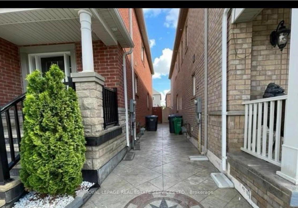 16-napoleon-crescent-brampton-ontario-w13518520