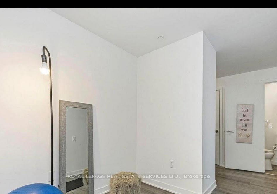 395-dundas-street-oakville-ontario-w13518540