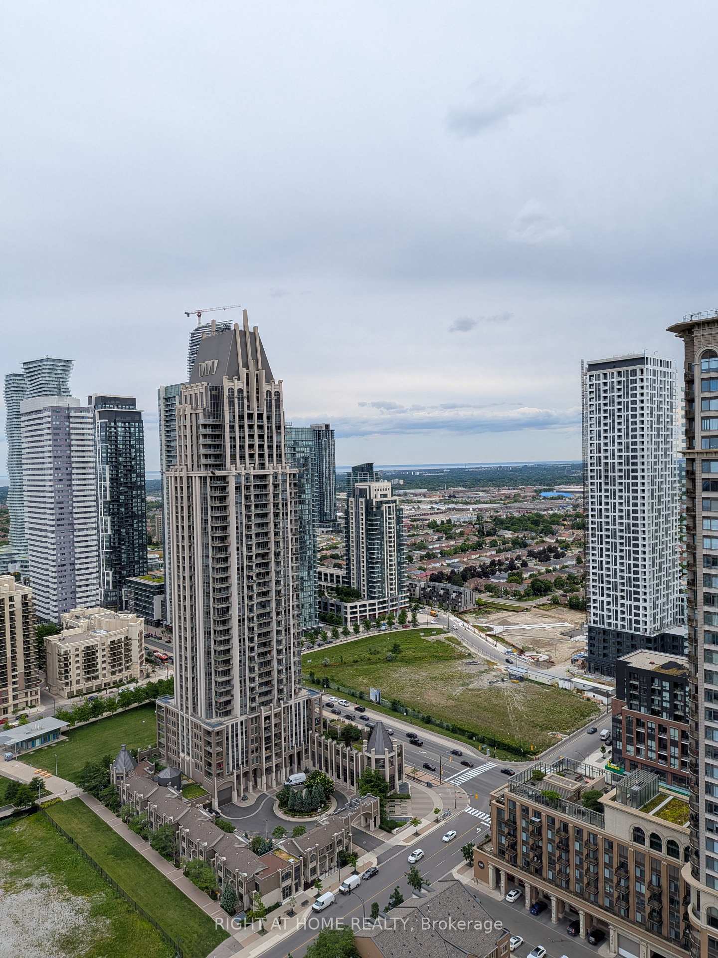 360-square-one-drive-mississauga-ontario-w13518786