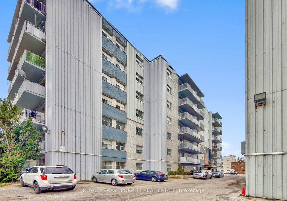 2-superior-avenue-toronto-etobicoke-ontario-w13518914