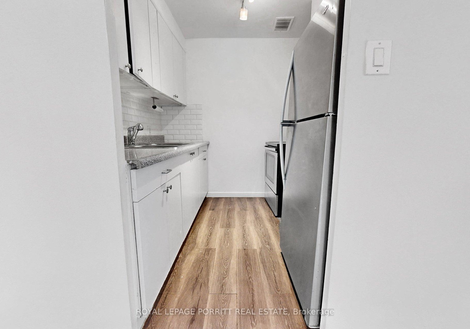 2-superior-avenue-toronto-etobicoke-ontario-w13518914
