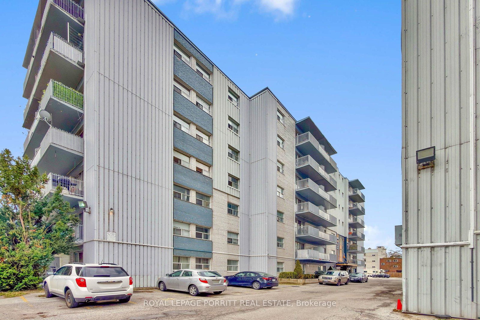 4-superior-avenue-toronto-etobicoke-ontario-w13518916