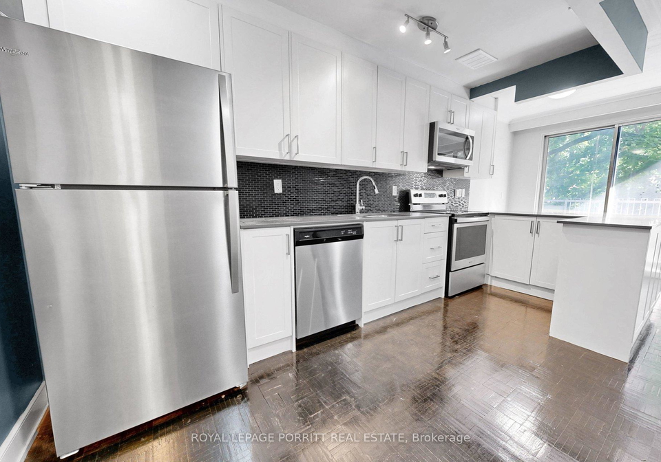 4-superior-avenue-toronto-etobicoke-ontario-w13518916