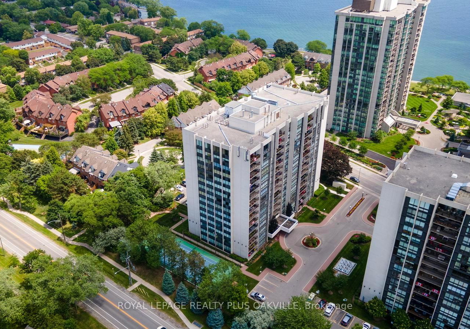 2175-marine-drive-oakville-ontario-w13520110