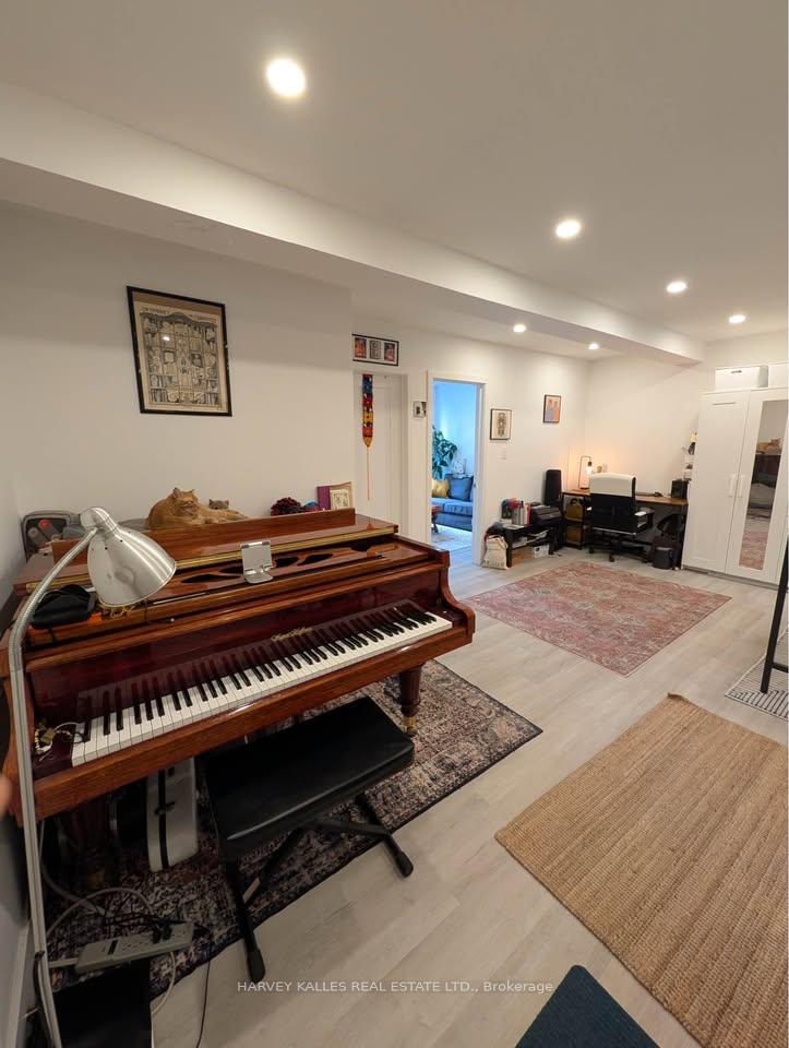 1982-eglinton-avenue-w-toronto-north-york-ontario-w13520236