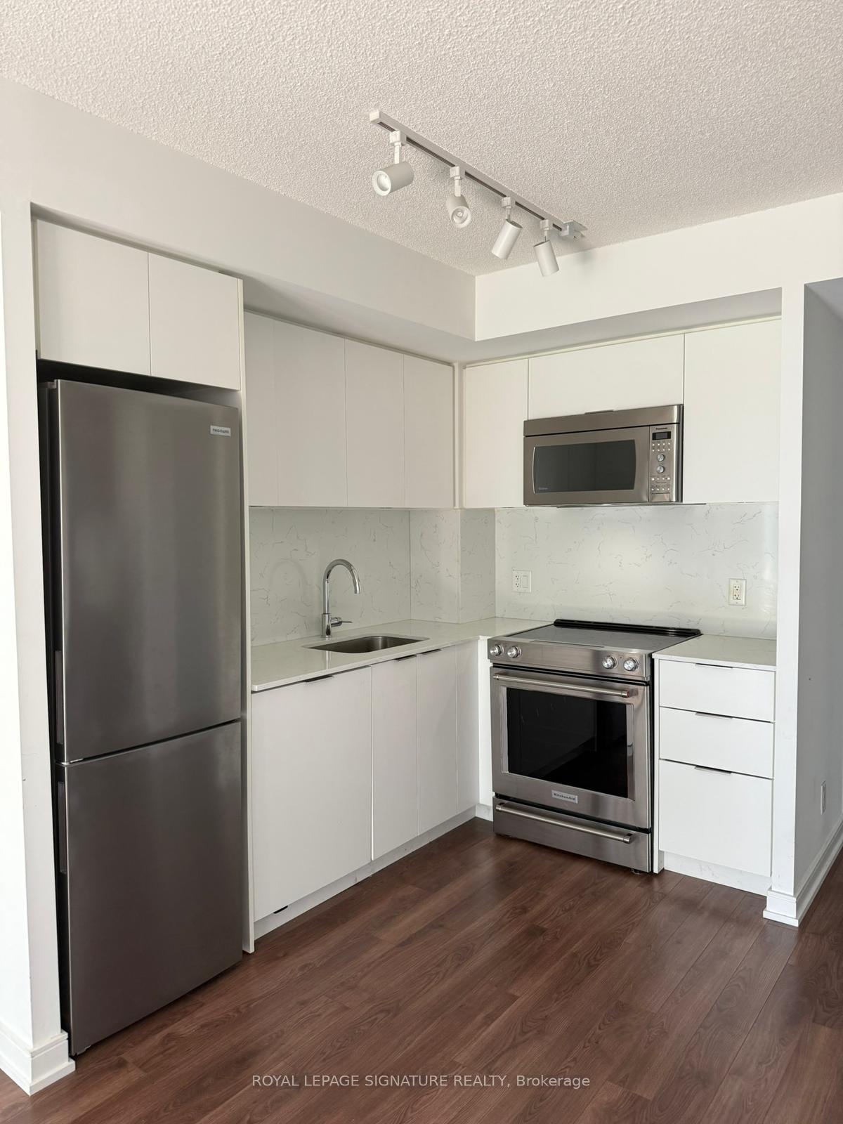 30-samuel-wood-way-toronto-etobicoke-ontario-w13520340