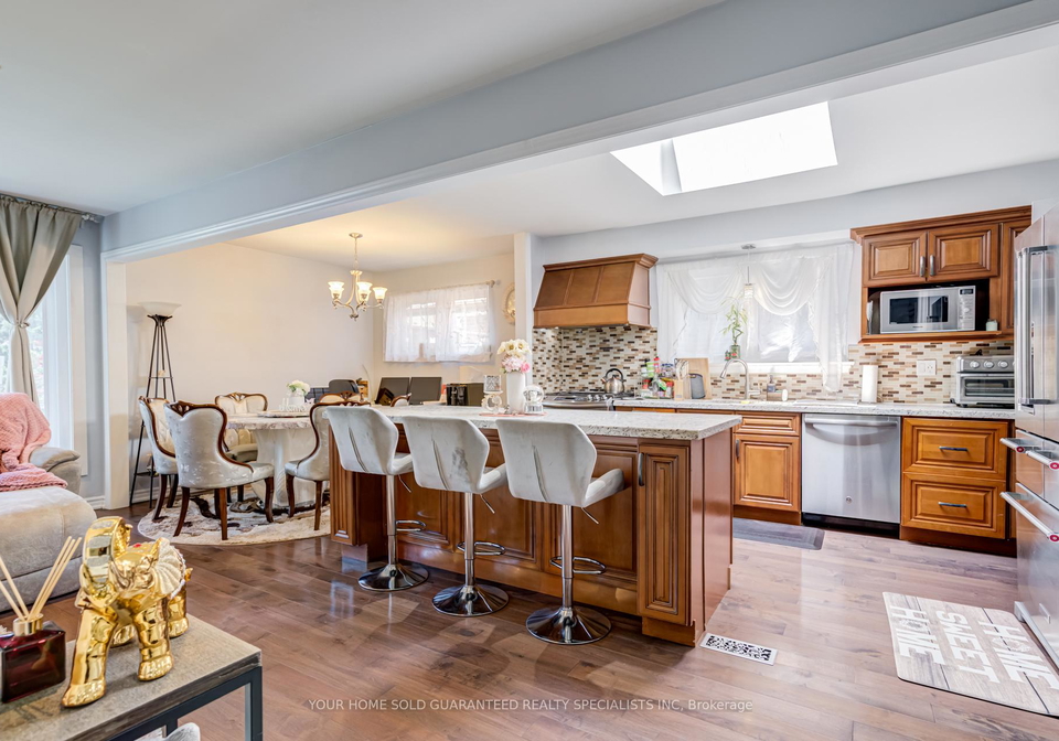 5-hallow-crescent-toronto-etobicoke-ontario-w13520464