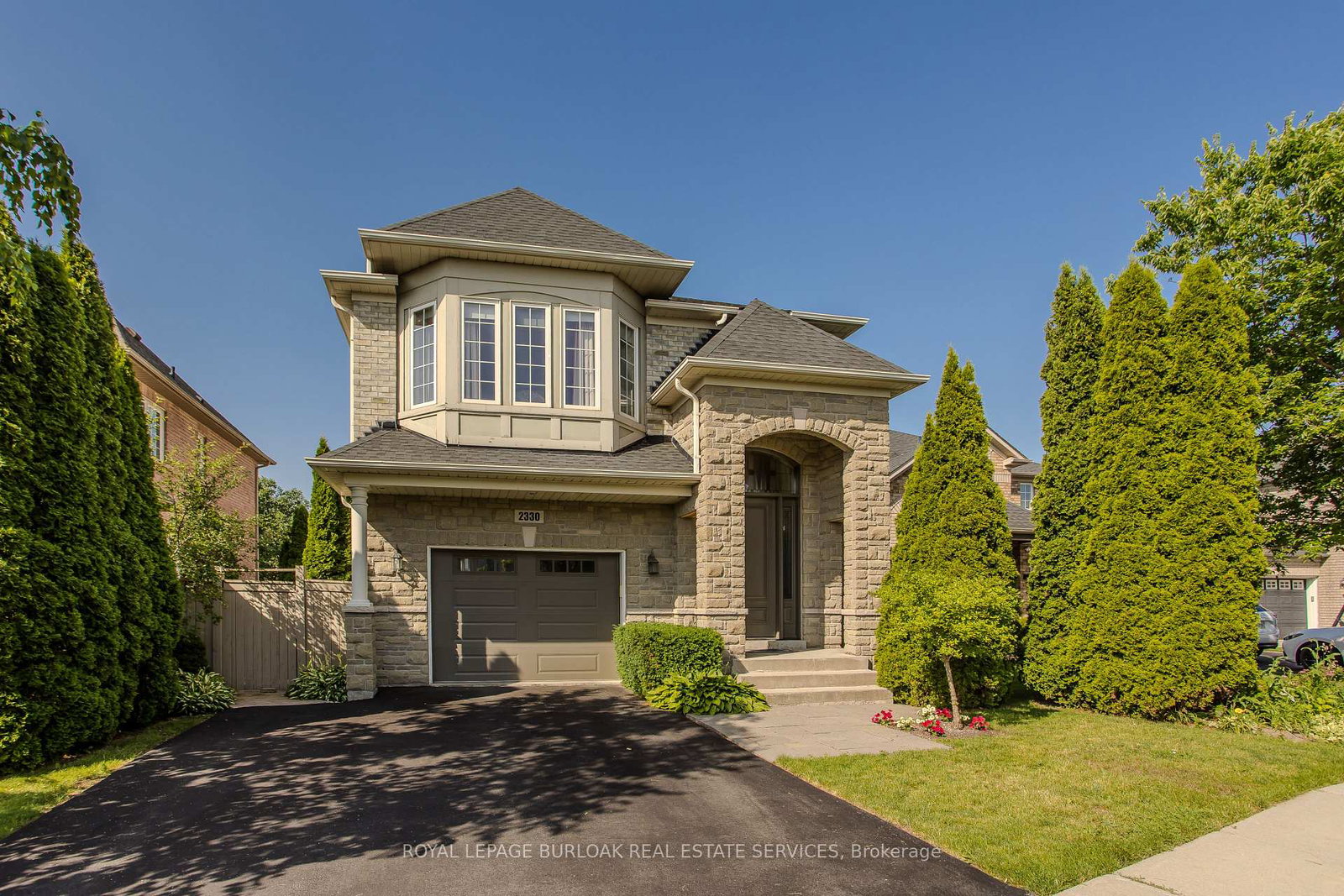2330-valleyridge-drive-oakville-ontario-w13520576