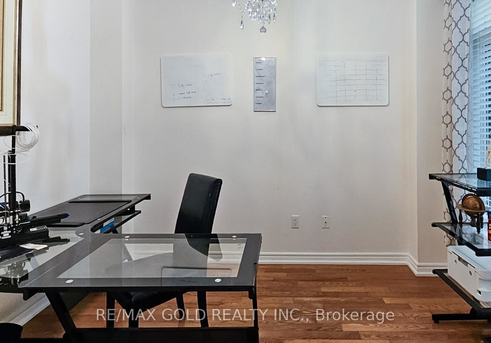 7-royal-links-circle-brampton-ontario-w13520602