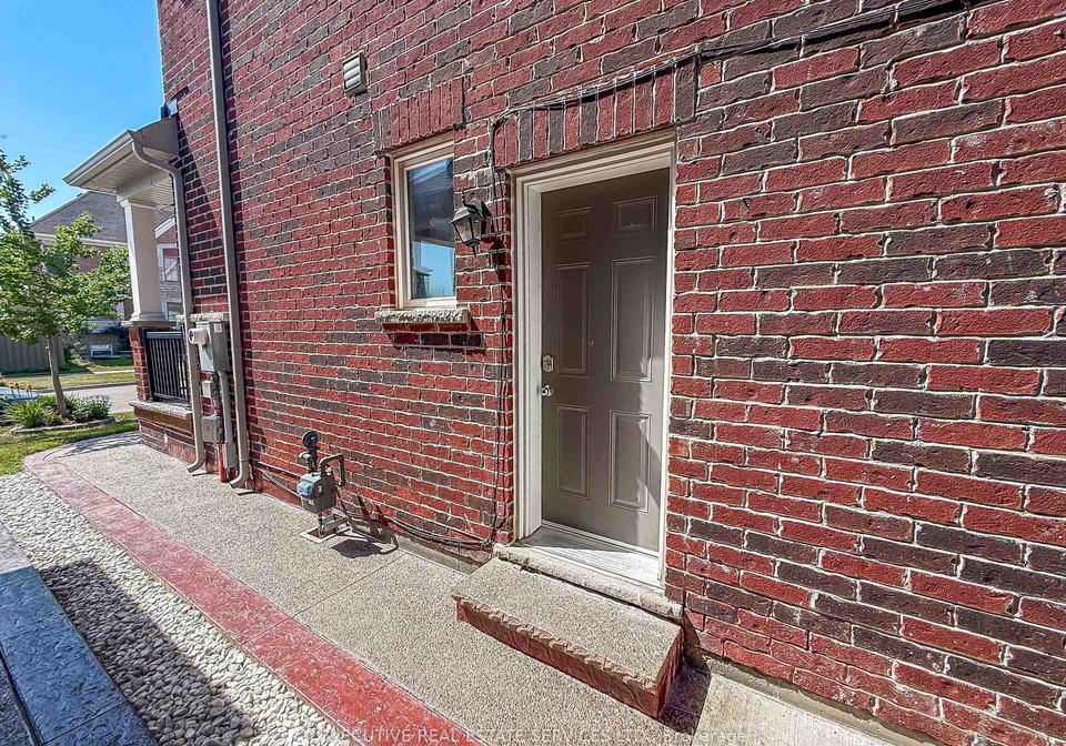 17-forsyth-crescent-brampton-ontario-w13520654
