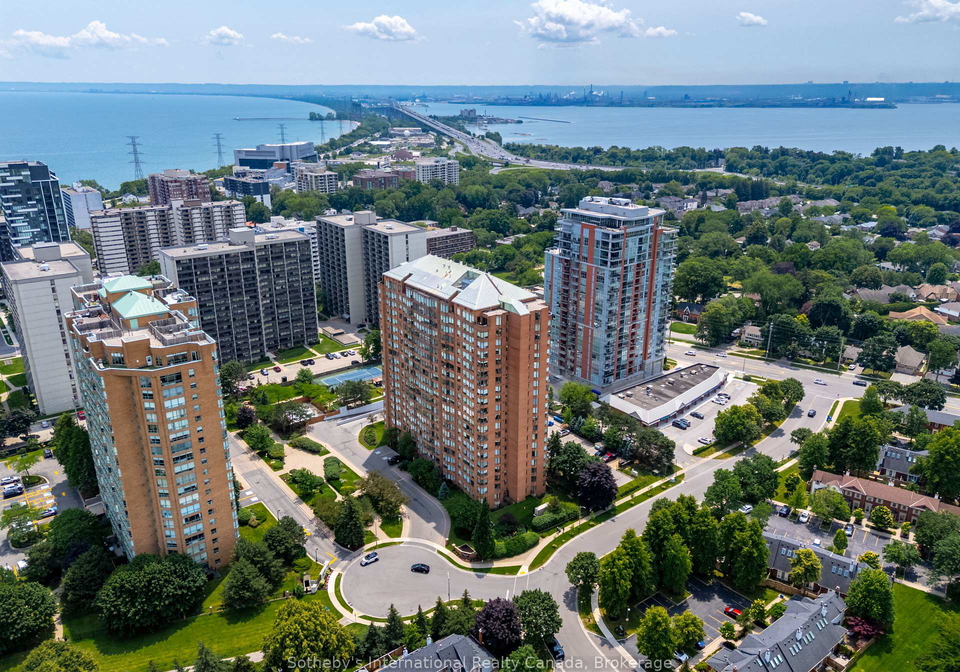 1270-maple-crossing-boulevard-burlington-ontario-w13520978