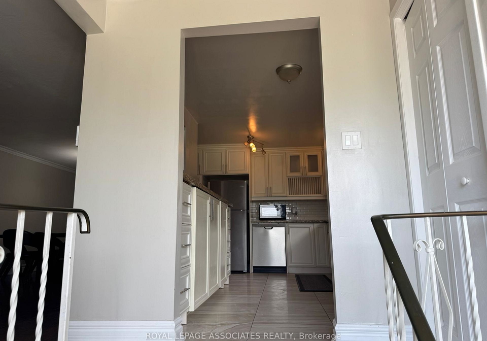 50-blossom-crescent-toronto-york-ontario-w13521434