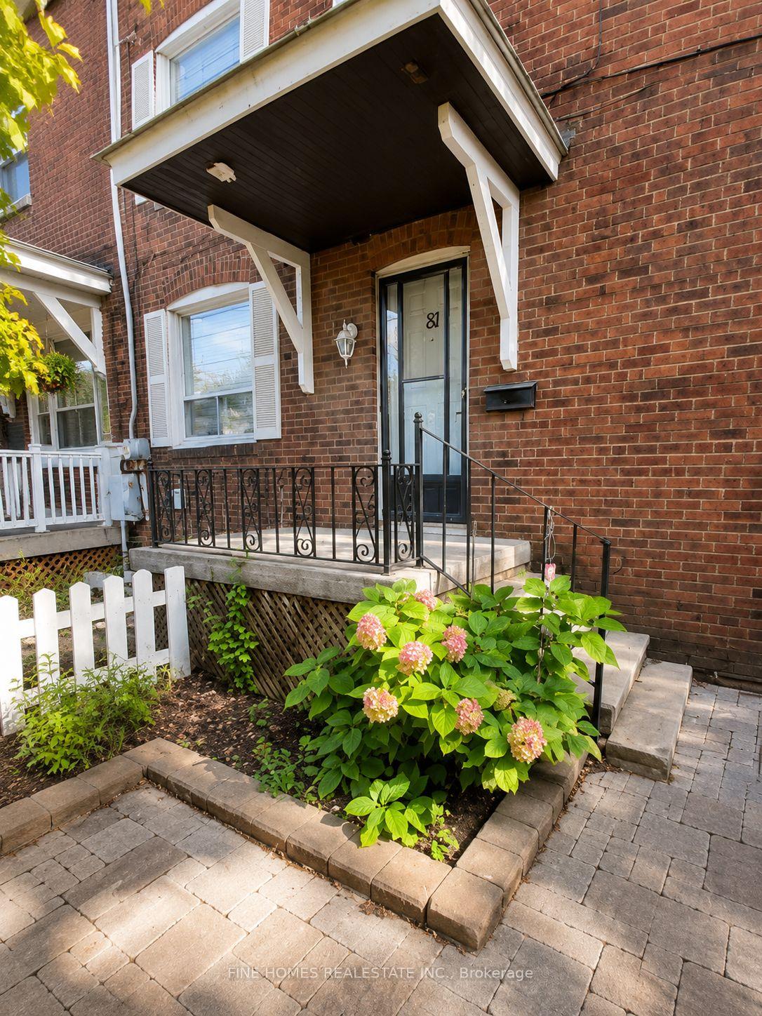 44-hillside-avenue-toronto-etobicoke-ontario-w13521476
