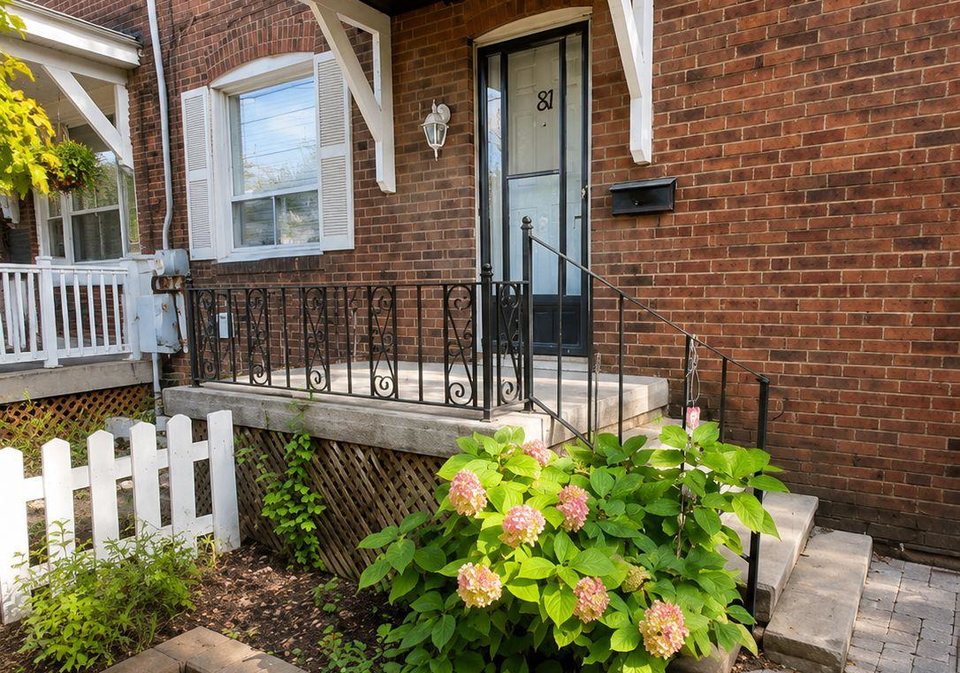 44-hillside-avenue-toronto-etobicoke-ontario-w13521476