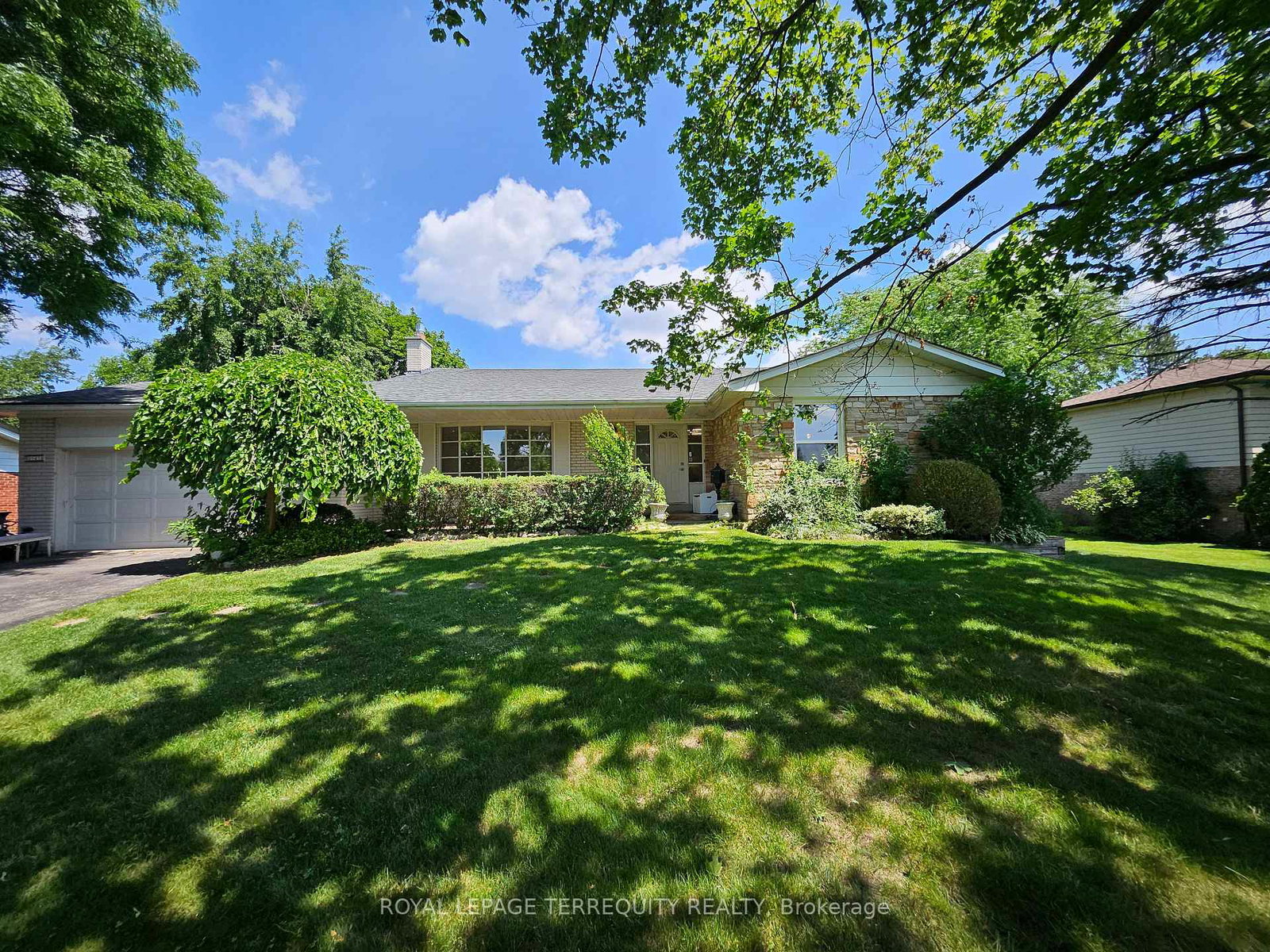 2067-obeck-crescent-mississauga-ontario-w13521570