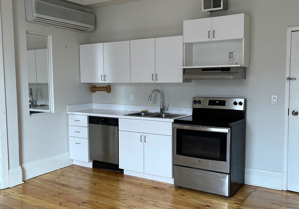 2854-dundas-street-w-toronto-toronto-ontario-w13522036