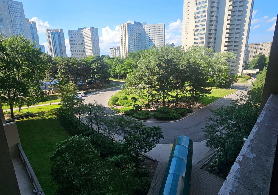 3590-kaneff-crescent-mississauga-ontario-w13522122
