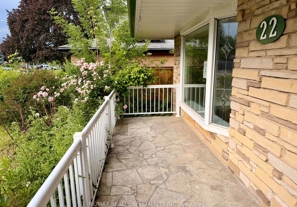 22-beechwood-crescent-brampton-ontario-w13522518