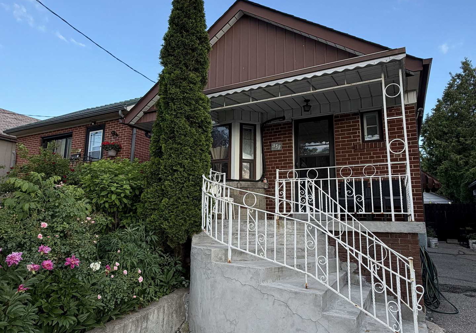 131-cameron-avenue-toronto-toronto-ontario-w13523210
